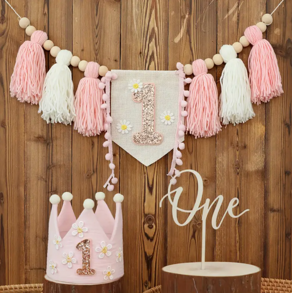 Pink Girl's 1st Birthday Set - Bunting Banner, Crown and 'One' Sign Petite Lumiere